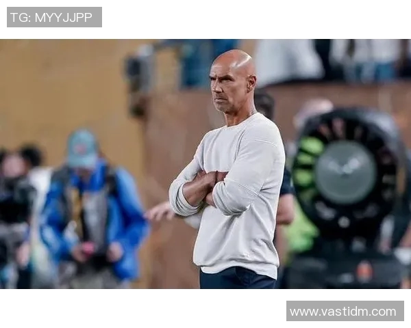 怀旧足球盛宴老足球明星队长名单及精彩瞬间回顾