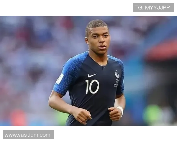 姆巴佩年纪轻轻已成足球明星他未来的潜力与成就令人期待 姆巴佩年纪轻轻已成足球明星他未来的潜力与成就令人期待