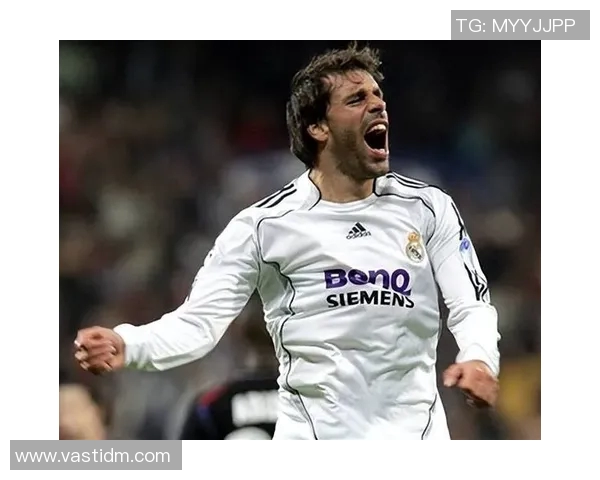 回顾2002年法国足球明星的辉煌历程与传奇瞬间