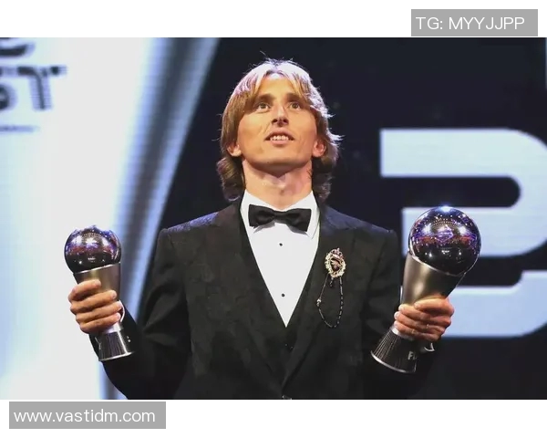 足球明星背后故事揭秘与精彩瞬间照片合集分享